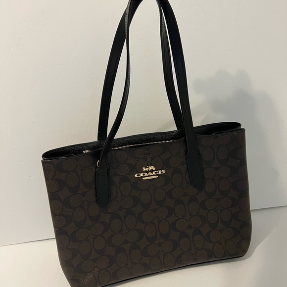 Coach Avenue Brown Carryall in Signature Canvas - Picture 9 of 16